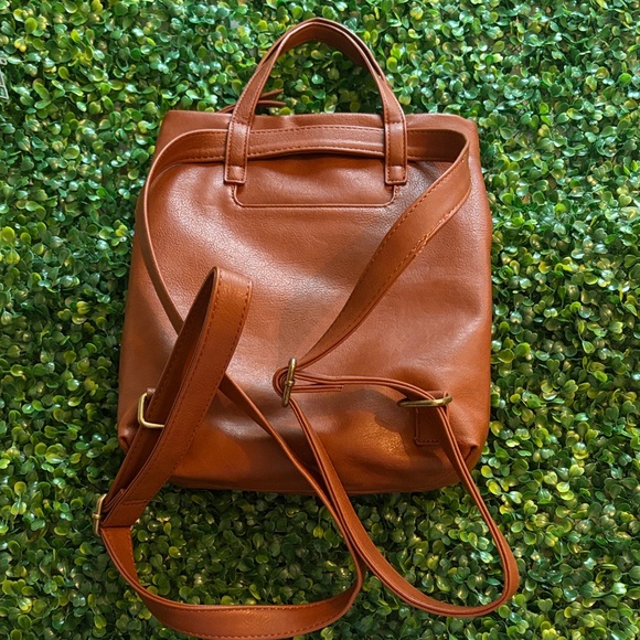 Backpack - Picture 2 of 3